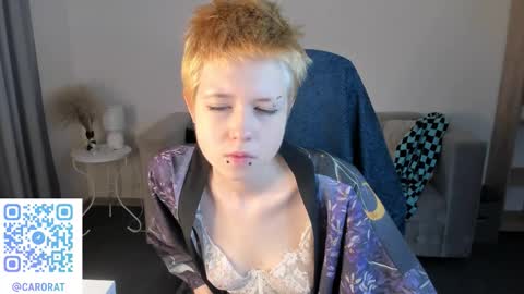 Snapshot of carolinerichter chatting on 09.22.25 CarolineRichter online show from 09.22.25