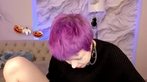 Snapshot of carolinerichter chatting on 10.24.25 CarolineRichter online show from 10.24.25