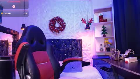 Snapshot of carolinescoth_dl chatting on 12.20.24 Caroline Scoth online show from 12.20.24