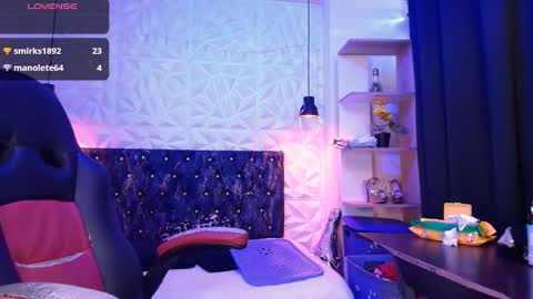 Snapshot of carolinescoth_dl chatting on 01.12.25 Caroline Scoth online show from 01.12.25