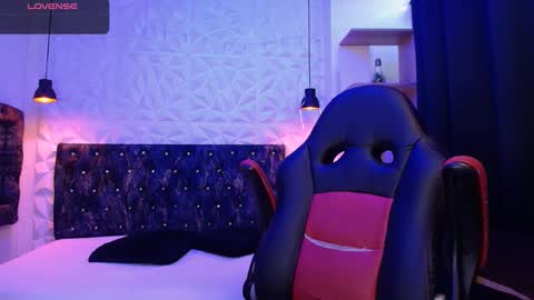 Snapshot of carolinescoth_dl chatting on 01.13.25 Caroline Scoth online show from 01.13.25