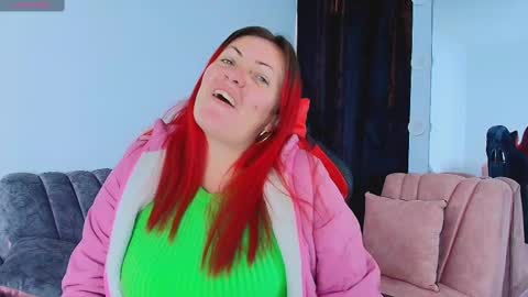 Carolinhe  online show from 10.03.25