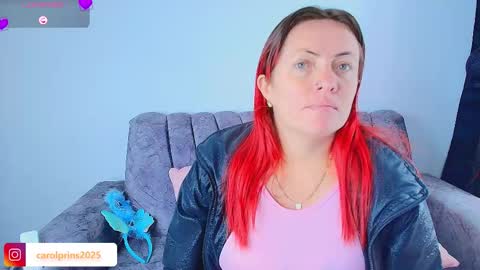 Carolinhe  online show from 10.14.25