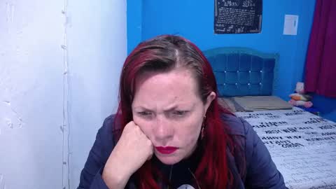 Snapshot of carolinhe_ chatting on 02.17.26 Carolinhe online show from 02.17.26