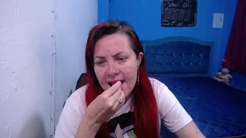 Snapshot of carolinhe_ chatting on 02.28.26 Carolinhe online show from 02.28.26