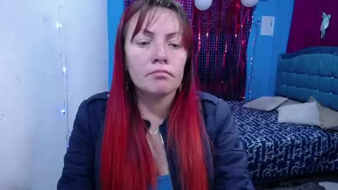 Snapshot of carolinhe_ chatting on 04.19.26 Carolinhe online show from 04.19.26
