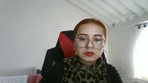 Snapshot of carolinnapinkman chatting on 04.30.26 carolinnapinkman online show from 04.30.26