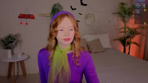 Snapshot of carolinnk chatting on 10.31.25 Caro online show from 10.31.25