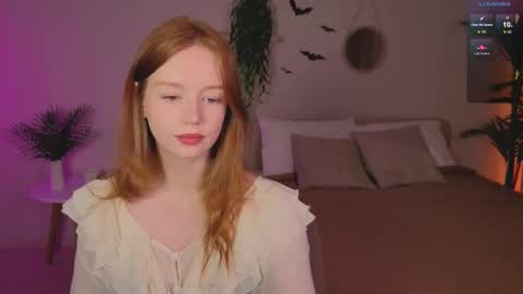 Snapshot of carolinnk chatting on 11.06.25 Caro online show from 11.06.25