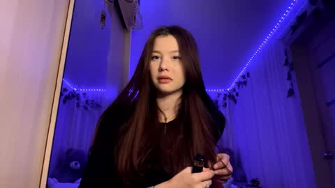 Snapshot of carolynexford chatting on 11.28.25 Emma online show from 11.28.25