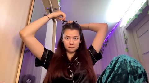 Snapshot of carolynexford chatting on 12.02.25 Emma online show from 12.02.25