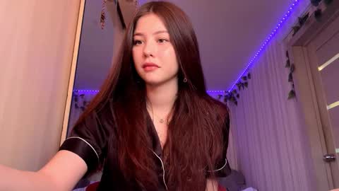 Snapshot of carolynexford chatting on 12.17.25 Emma online show from 12.17.25