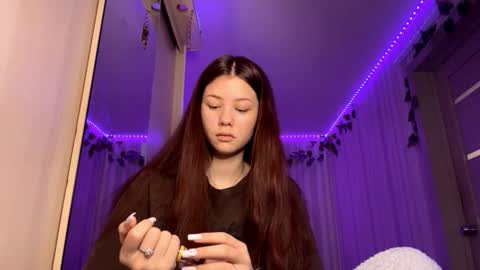 Snapshot of carolynexford chatting on 12.20.25 Emma online show from 12.20.25