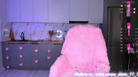 Snapshot of carpe_diemmm chatting on 12.16.24 Yummi online show from 12.16.24