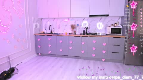 Snapshot of carpe_diemmm chatting on 12.19.24 Yummi online show from 12.19.24