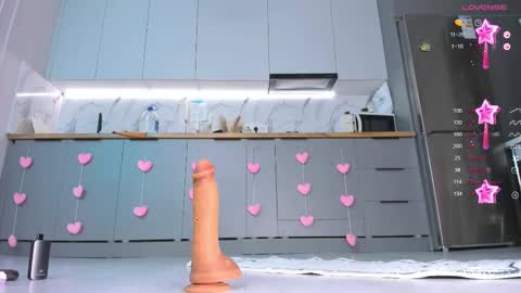 Snapshot of carpe_diemmm chatting on 02.10.25 Yummi online show from 02.10.25