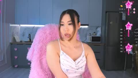 Snapshot of carpe_diemmm chatting on 02.12.25 Yummi online show from 02.12.25