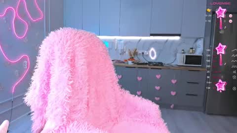 Snapshot of carpe_diemmm chatting on 02.13.25 Yummi online show from 02.13.25