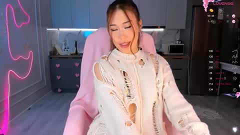 Snapshot of carpe_diemmm chatting on 10.07.25 Yummi online show from 10.07.25