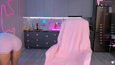 Snapshot of carpe_diemmm chatting on 10.21.25 Yummi online show from 10.21.25