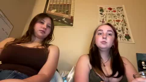 Snapshot of carpetmunchers chatting on 09.26.25 carpetmunchers online show from 09.26.25