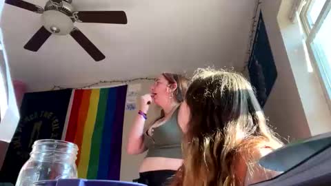 Snapshot of carpetmunchers chatting on 10.16.25 carpetmunchers online show from 10.16.25