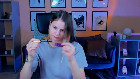 carrie_roses online show from 10.13.25