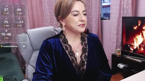 Snapshot of carrielovex chatting on 01.12.25 Carrie online show from 01.12.25