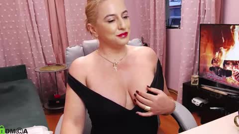 Snapshot of carrielovex chatting on 02.16.25 Carrie online show from 02.16.25