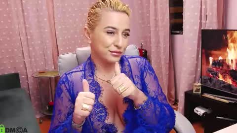 Snapshot of carrielovex chatting on 02.19.25 Carrie online show from 02.19.25