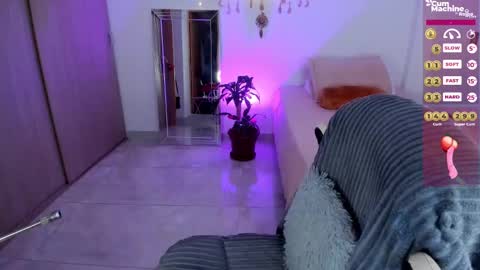 Snapshot of carriexwood chatting on 12.28.24 Nia  online show from 12.28.24