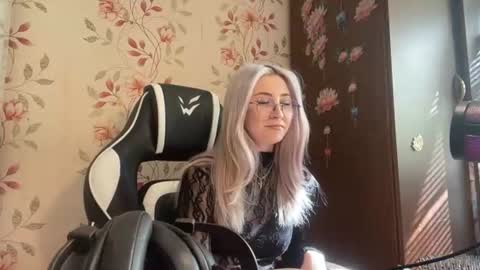 Mia online show from 06.19.26