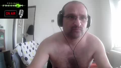Snapshot of cascadacek chatting on 04.24.26 CASCADACEK online show from 04.24.26