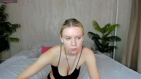 Snapshot of casey__miller chatting on 10.01.25 casey__miller online show from 10.01.25