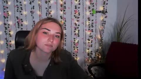 casey_meow_ online show from 09.25.25
