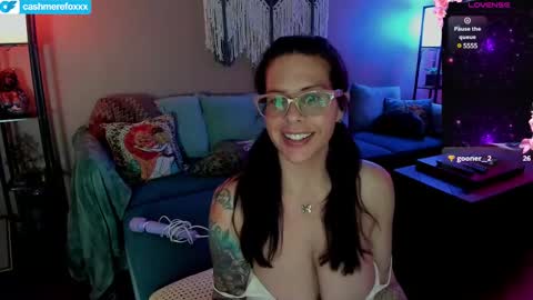 Snapshot of cashmerefoxxx chatting on 03.06.25 Cashmere Fox online show from 03.06.25