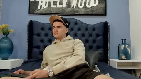 Snapshot of casper_white_ chatting on 09.24.25 casper_white_ online show from 09.24.25