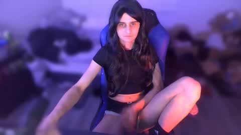 Snapshot of casseyy_femboi chatting on 05.22.26 casseyy online show from 05.22.26