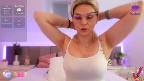 Snapshot of cassidyanne chatting on 03.10.26 cassidyanne online show from 03.10.26