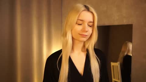 Cassie online show from 03.04.25