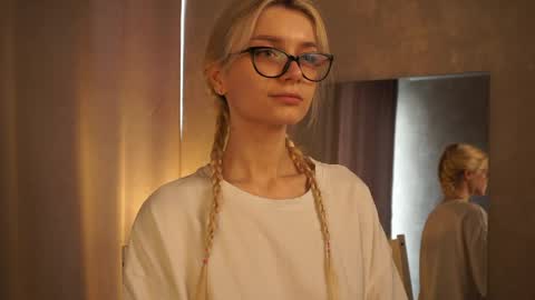 Cassie online show from 03.11.25