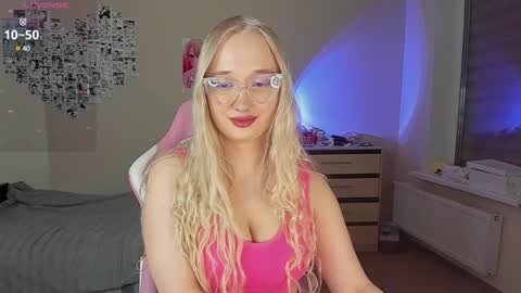 Snapshot of cassie_rosss chatting on 02.09.25 Cassie Rosss online show from 02.09.25