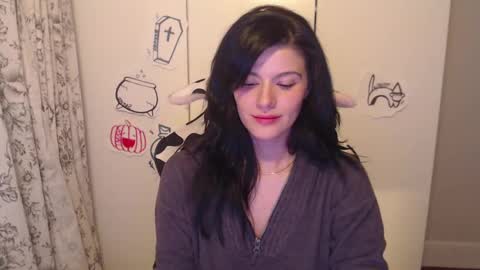 Snapshot of cassiealvarez chatting on 10.06.25 cassiealvarez online show from 10.06.25