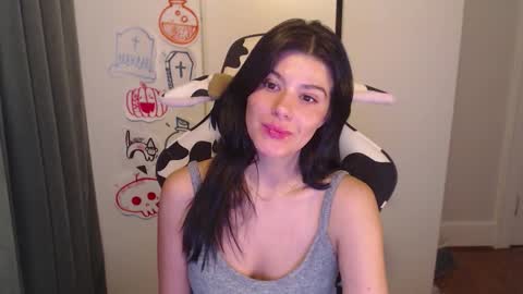 Snapshot of cassiealvarez chatting on 10.29.25 cassiealvarez online show from 10.29.25
