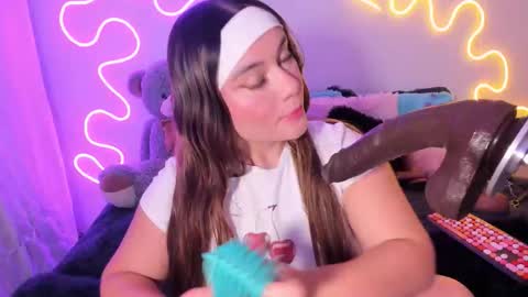 Snapshot of cassiebigass_ chatting on 09.21.25 Bela igzaii9r online show from 09.21.25