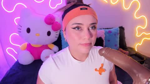 Snapshot of cassiebigass_ chatting on 12.19.25 Bela igzaii9r online show from 12.19.25