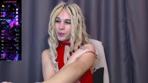 Snapshot of cassiemich chatting on 12.29.24 Cassie online show from 12.29.24