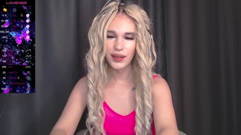 Snapshot of cassiemich chatting on 01.04.25 Cassie online show from 01.04.25