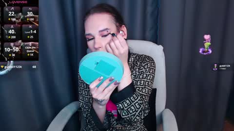 Snapshot of cassiemich chatting on 01.25.25 Cassie online show from 01.25.25