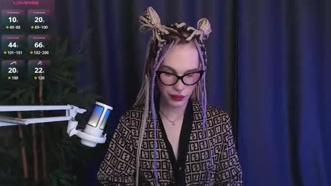 Snapshot of cassiemich chatting on 01.10.26 Cassie online show from 01.10.26